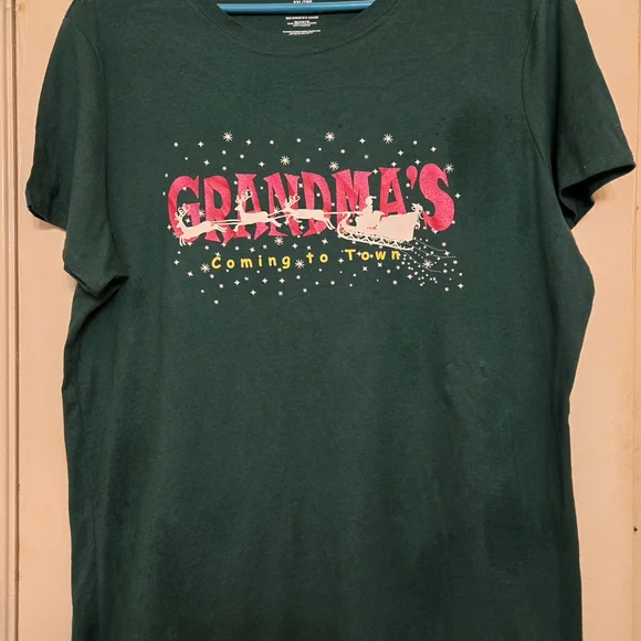 Green And Red Short Sleeve Christmas Tee - Picture 1 of 4